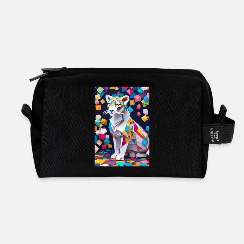 Arktische Eleganz: Die Anmut eines Schneeleoparden - Recycelte Kulturtasche - Schwarz
