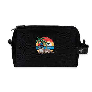 Loutre avec lunettes de soleil et casquette de baseball sur la plage - Trousse de toilette en tissu recyclé - noir - Devant