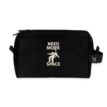 Astronaut Need More Space – Weltraum Design - Recycelte Kulturtasche - Schwarz - Vorne