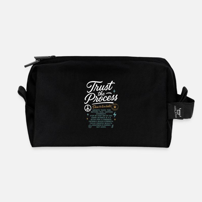 Trust_the_Process - Trousse de toilette en tissu recyclé - noir