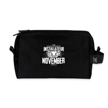 Installateur Geburtsmonat November Geburtstag - Recycelte Kulturtasche - Schwarz - Vorne