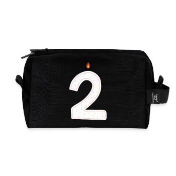 Bougie d’anniversaire numéro deux graphique - Trousse de toilette en tissu recyclé - noir - Devant
