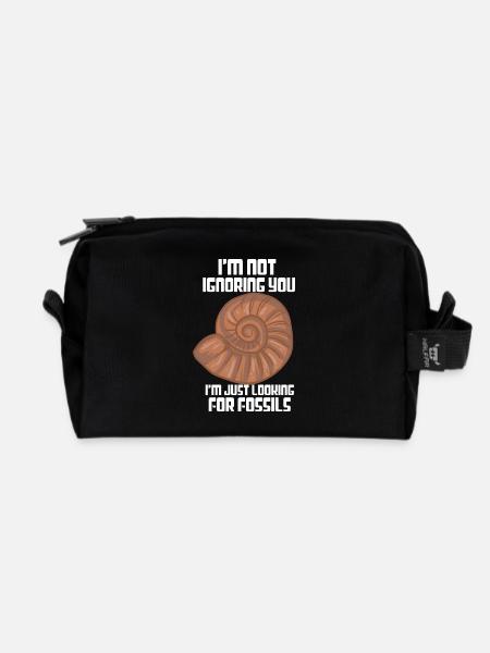 Chasseurs de fossiles à la recherche d’indices - Trousse de toilette en tissu recyclé - noir