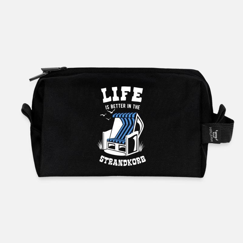 Life is better in the Strandkorb - Urlaub - Meer - Recycelte Kulturtasche - Schwarz