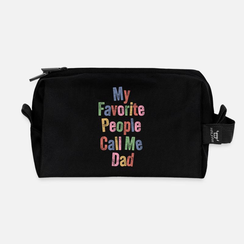Lieblingsmenschen nennen mich Dad – Vatertagsshirt - Recycelte Kulturtasche - Schwarz