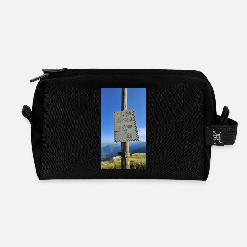 Passen Sie auf, dass Sie nicht über die Seile laufen! - Recycelte Kulturtasche - Schwarz