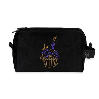Cupcake mit Blaubeeren - Süßes Backmotiv - Recycelte Kulturtasche - Schwarz - Vorne