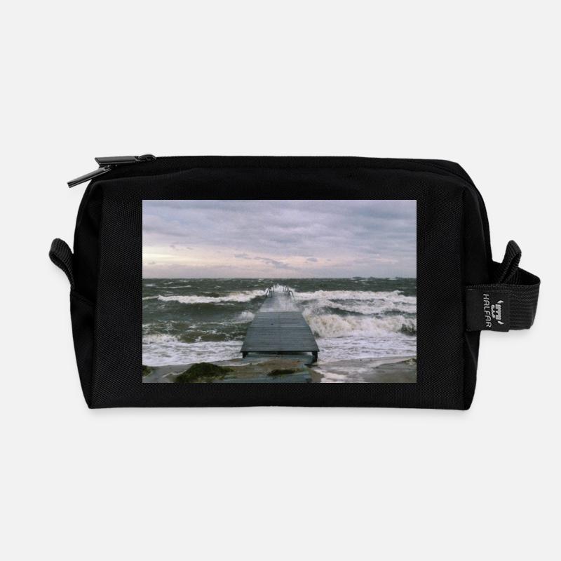 Sturm - Recycelte Kulturtasche - Schwarz