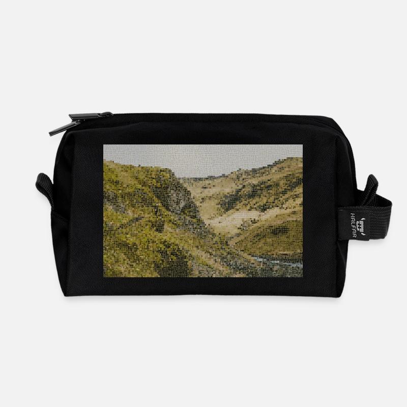 Wüstenfluss Tallandschaft - Recycelte Kulturtasche - Schwarz