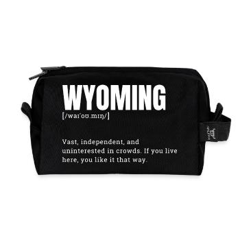 Wyoming Bold Terrain Typography - Recycelte Kulturtasche - Schwarz - Vorne