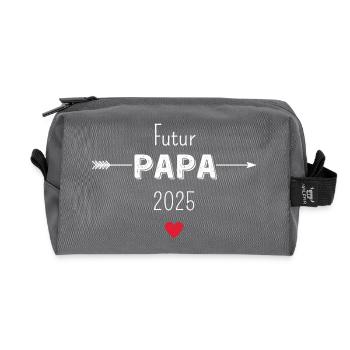 Werdender Papa 2025 - Recycelte Kulturtasche - Anthrazit - Vorne