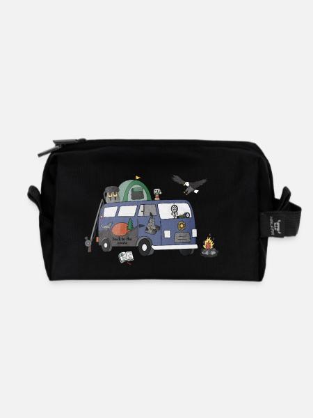 Wild and free Camper - Recycelte Kulturtasche - Schwarz