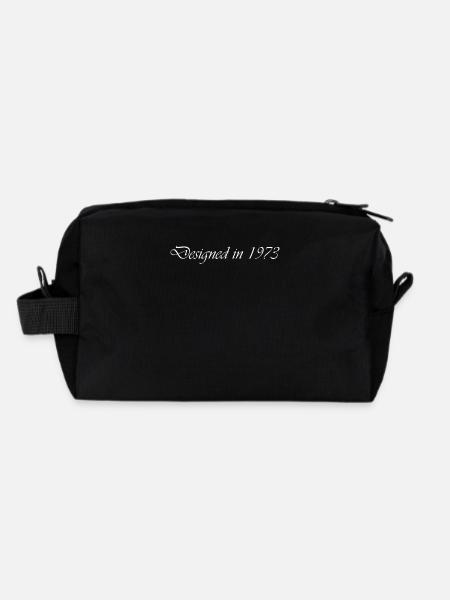 designed in 1973 - Recycelte Kulturtasche - Schwarz - Hinten