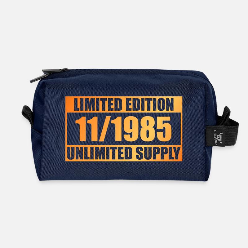 40. Geburtstag Limited Edition - ꝏ Supply 11/1985 - Recycelte Kulturtasche - Navy
