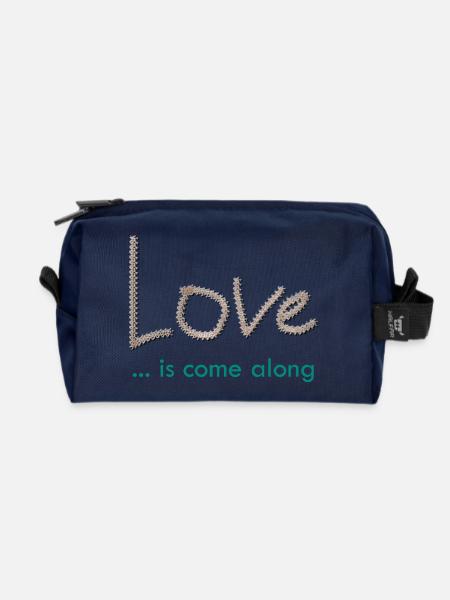 Love n1 - Recycelte Kulturtasche - Navy