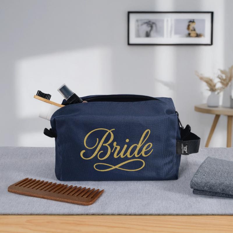 Conception élégante de script de mariée en or Trousse de toilette en tissu recyclé