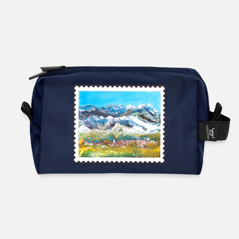Berglandschaft mit Dorf - Recycelte Kulturtasche - Navy