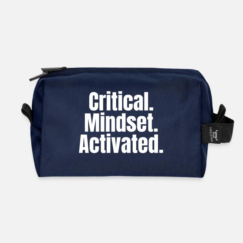 Critical Mindset Activated – Mindset-Shirt - Recycelte Kulturtasche - Navy