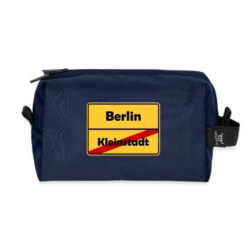 Umzug nach Berlin! Ortsschild Design. - Recycelte Kulturtasche - Navy - Vorne