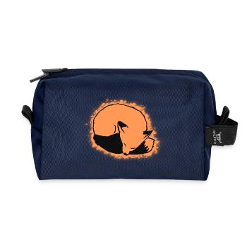 Fuchs schlafend: Niedlich, Kawaii & Comic Stil - Recycelte Kulturtasche - Navy - Vorne