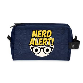 Nerd Alert Spaßdesign mit Brille - Recycelte Kulturtasche - Navy - Vorne