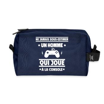 Ne sous-estimez jamais un homme gameur - Trousse de toilette en tissu recyclé - marine - Devant