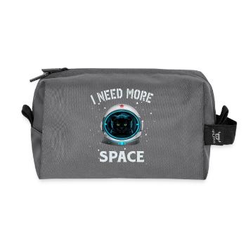 i need more space - Recycelte Kulturtasche - Anthrazit - Vorne