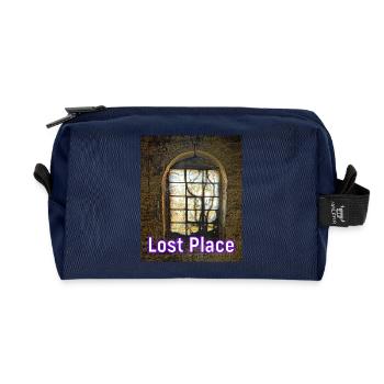 Lost Place - La fenêtre sur la cour - Trousse de toilette en tissu recyclé - marine - Devant