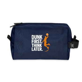 Dunk First T-Shirt Basketball Basketball Basketball - Recycelte Kulturtasche - Navy - Vorne