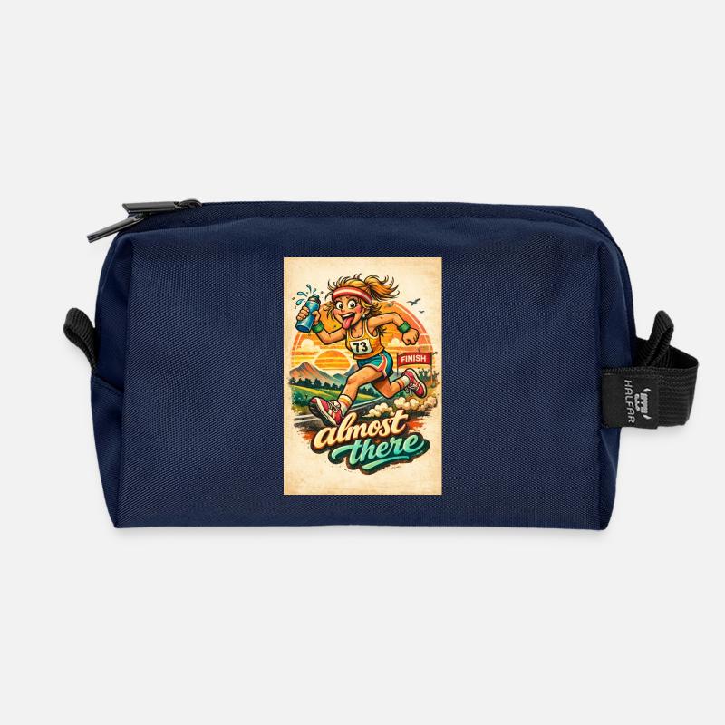 Renngeist: Fast da. - Recycelte Kulturtasche - Navy