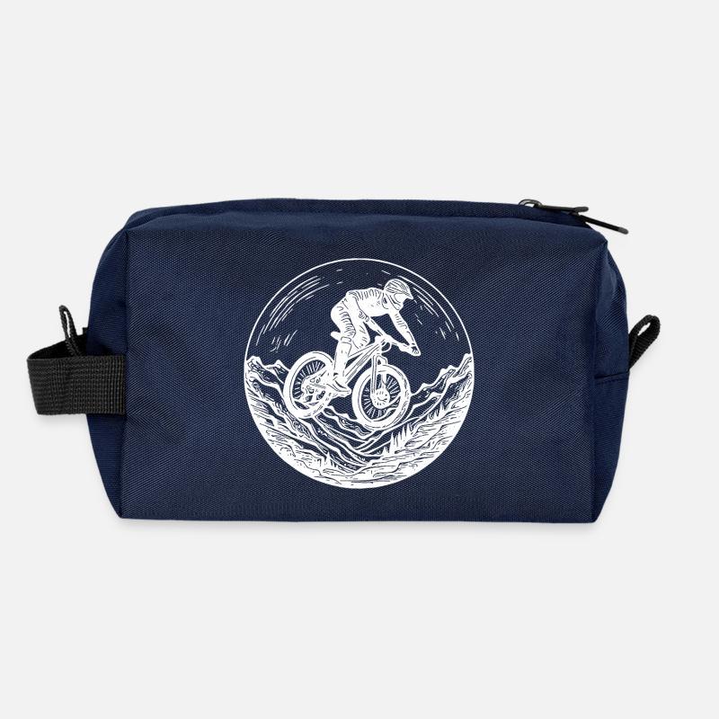 Logo de vététiste avec vélo sur le sentier forestier Trousse de toilette en tissu recyclé