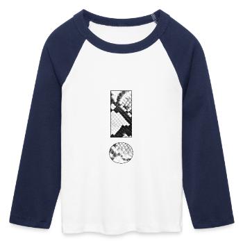 Point d’exclamation – Déclaration en peau de serpent - T-shirt Crop Top de Baseball Manches 3/4 Femme - blanc/marine  - Devant - Maraike (178cm)