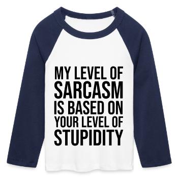 My Level of Sarcasm - Frauen Cropped Baseball T-Shirt 3/4 Arm - Weiß/Navy  - Vorne - Maraike (178cm)