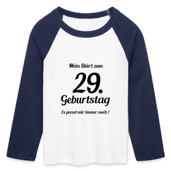 Passt seit 29 - Frauen Cropped Baseball T-Shirt 3/4 Arm - Weiß/Navy  - Vorne - Maraike (178cm)