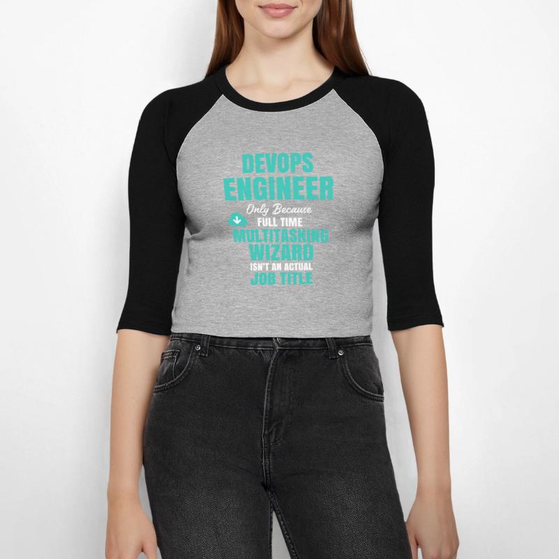 Assistant multitâche DevOps Engineer T-shirt Crop Top de Baseball Manches 3/4 Femme