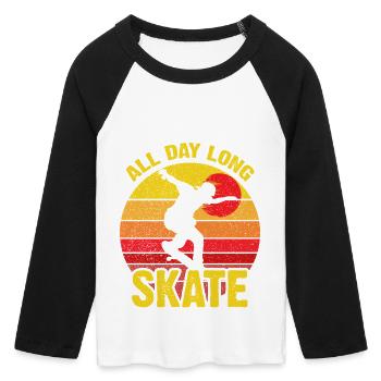 Ganztägiger Skate Retro Sunset - Frauen Cropped Baseball T-Shirt 3/4 Arm - Weiß/Schwarz - Vorne - Maraike (178cm)