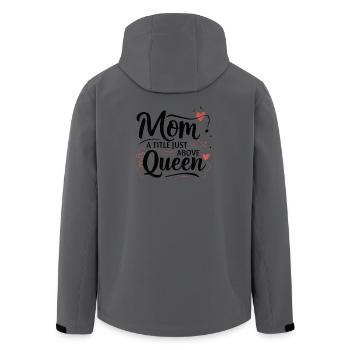 Maman - Un titre juste au-dessus de Queen - Veste softshell homme en polyester recyclé Stanley/Stella -  - Dos - AI Model Male 185 light (185cm)