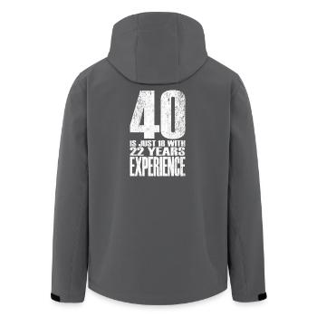 Vierzig Jahre Erfahrung - Recycelte Männer Softshell-Jacke von Stanley/Stella - Schwarz - Hinten - AI Model Male 185 light (185cm)