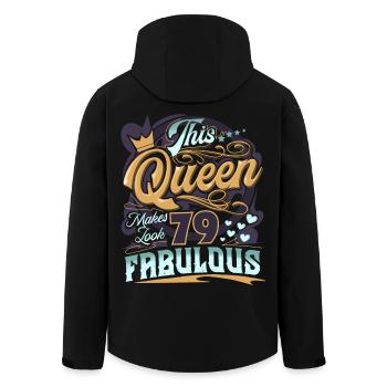 79. Geburtstag 79 Jahre Frauen Damen Queen - Recycelte Männer Softshell-Jacke von Stanley/Stella - Schwarz - Hinten - AI Model Male 185 light (185cm)