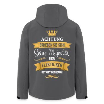 Elektriker Geschenk lustig Majestät betritt Raum - Recycelte Männer Softshell-Jacke von Stanley/Stella - Schwarz - Hinten - AI Model Male 185 light (185cm)