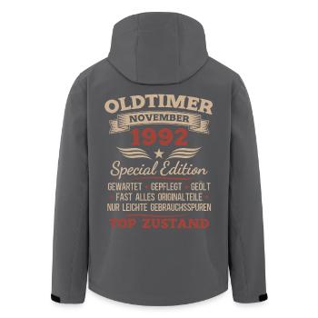 33. Geburtstag Geschenk Oldtimer November 1992 - Recycelte Männer Softshell-Jacke von Stanley/Stella - Schwarz - Hinten - AI Model Male 185 light (185cm)