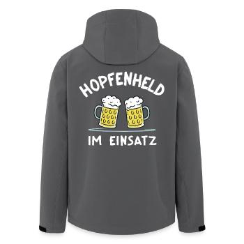 Hopfenheld im Einsatz Originelles Bier Geschenk - Recycelte Männer Softshell-Jacke von Stanley/Stella - Schwarz - Hinten - AI Model Male 185 light (185cm)