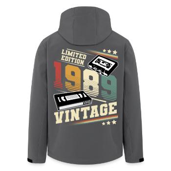 1989 Geburtsjahr Baujahr Geburtstag vintage - Recycelte Männer Softshell-Jacke von Stanley/Stella - Schwarz - Hinten - AI Model Male 185 light (185cm)
