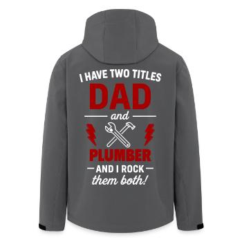 Dad and Plumber – Ich rocke beide Titel - Recycelte Männer Softshell-Jacke von Stanley/Stella - Schwarz - Hinten - AI Model Male 185 light (185cm)