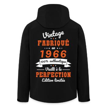 1966 – Jahrgang – Perfekt gereift - Recycelte Männer Softshell-Jacke von Stanley/Stella - Schwarz - Hinten - AI Model Male 185 light (185cm)