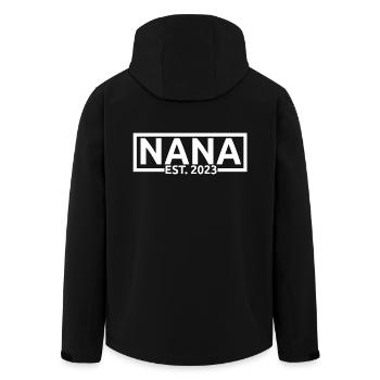 Nana Est. 2023, Oma To Be, Schwangerschaft enthüllen - Recycelte Männer Softshell-Jacke von Stanley/Stella - Schwarz - Hinten - AI Model Male 185 light (185cm)