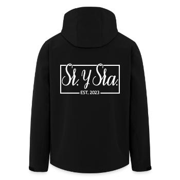Sr. Y Sra. Est. 2023 - Hochzeitsgeschenk für Männer & Frauen - Recycelte Männer Softshell-Jacke von Stanley/Stella - Schwarz - Hinten - AI Model Male 185 light (185cm)