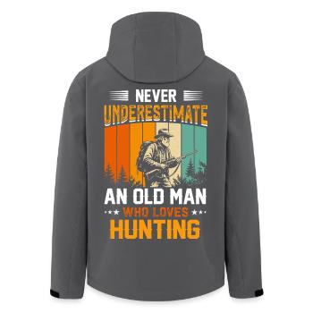 Never Underestimate an Old Man Who Hunts - Recycelte Männer Softshell-Jacke von Stanley/Stella - Schwarz - Hinten - AI Model Male 185 light (185cm)