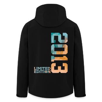 13. GEBURTSTAG LIMITED EDITION 2013 - Recycelte Männer Softshell-Jacke von Stanley/Stella - Schwarz - Hinten - AI Model Male 185 light (185cm)