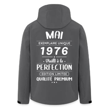 Anniversaire 50 ans - Mai 1976 Perfection - Veste softshell homme en polyester recyclé Stanley/Stella - noir - Dos - AI Model Male 185 light (185cm)